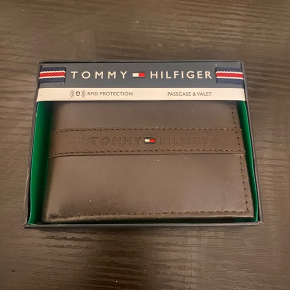 Tommy Hilfiger Wallet - Brown - Picture 2 of 5